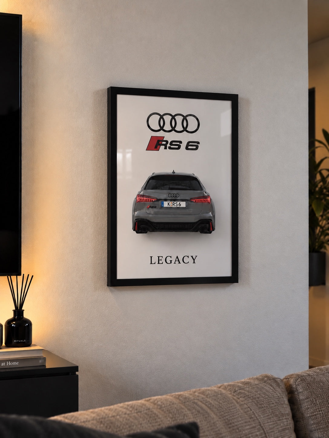 Audi RS 6 – Autorahmen an der Wand
