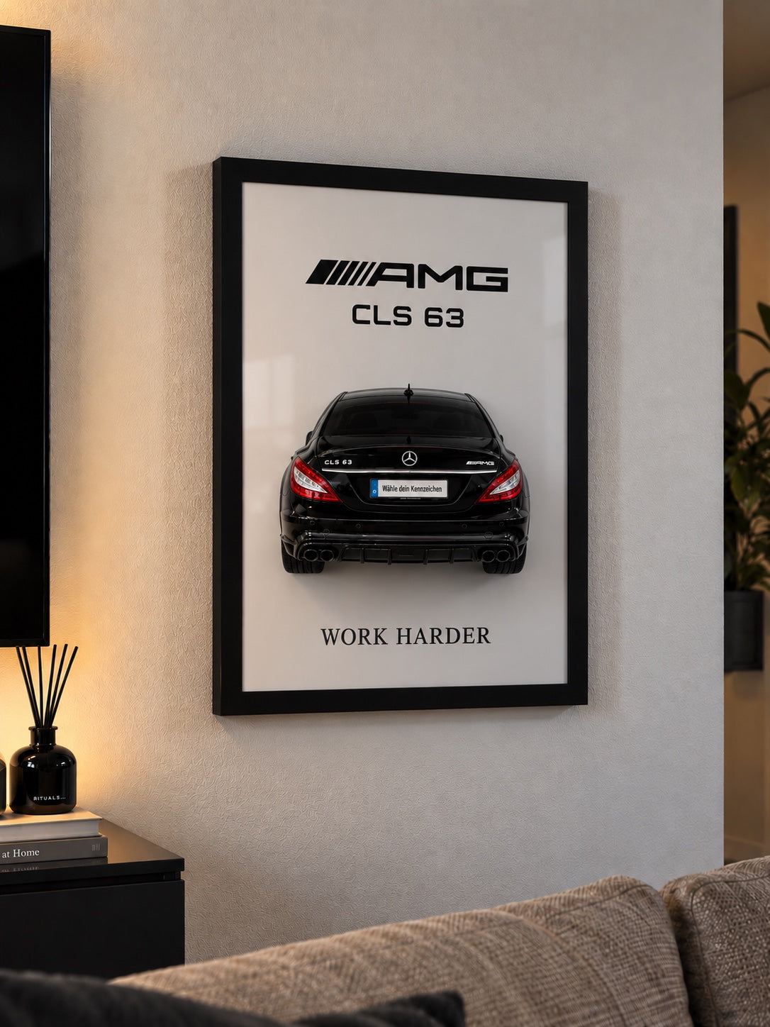 Mercedes CLS63 – VETTA Autorahmen an der Wand